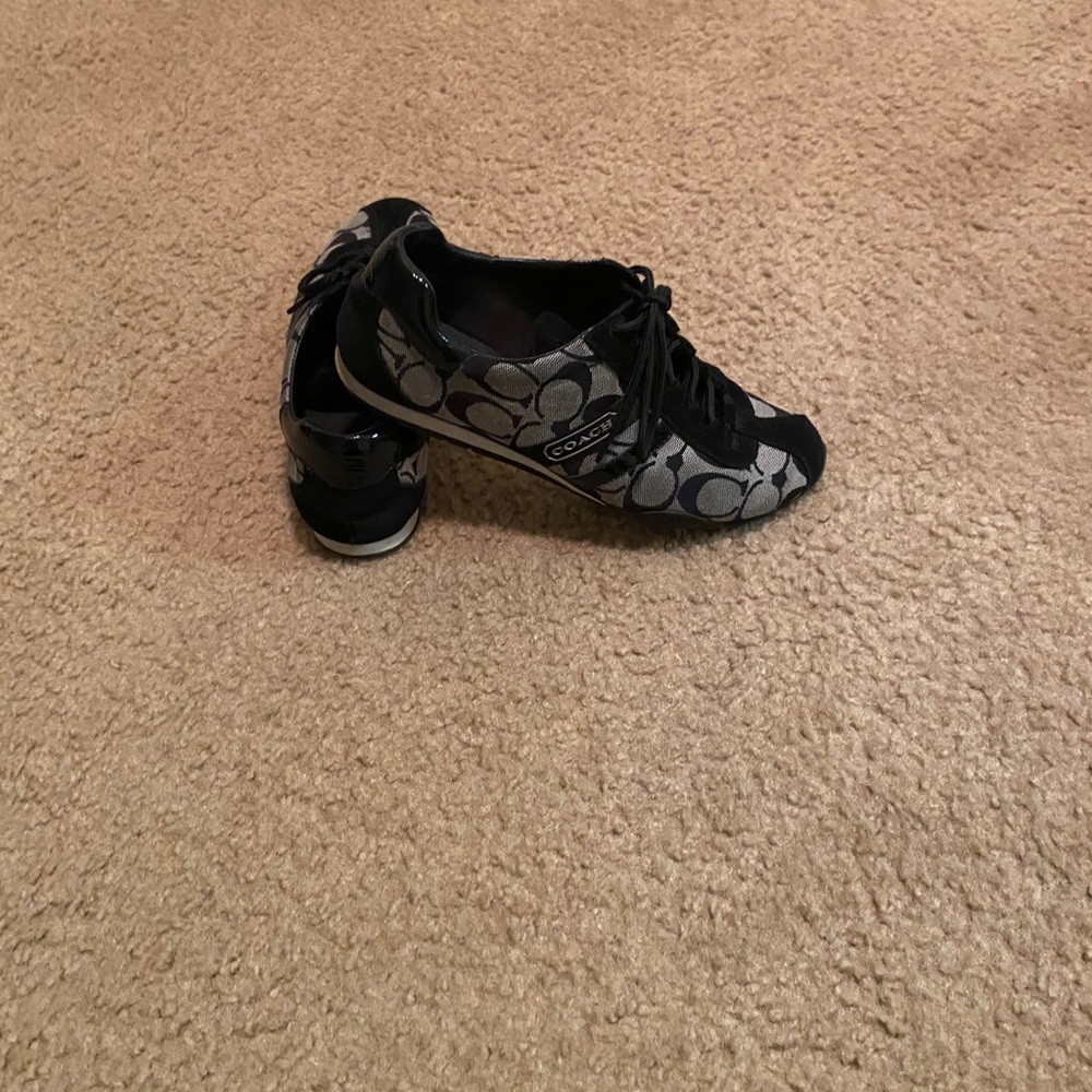 Coach sneakers size 7 fits 7.5